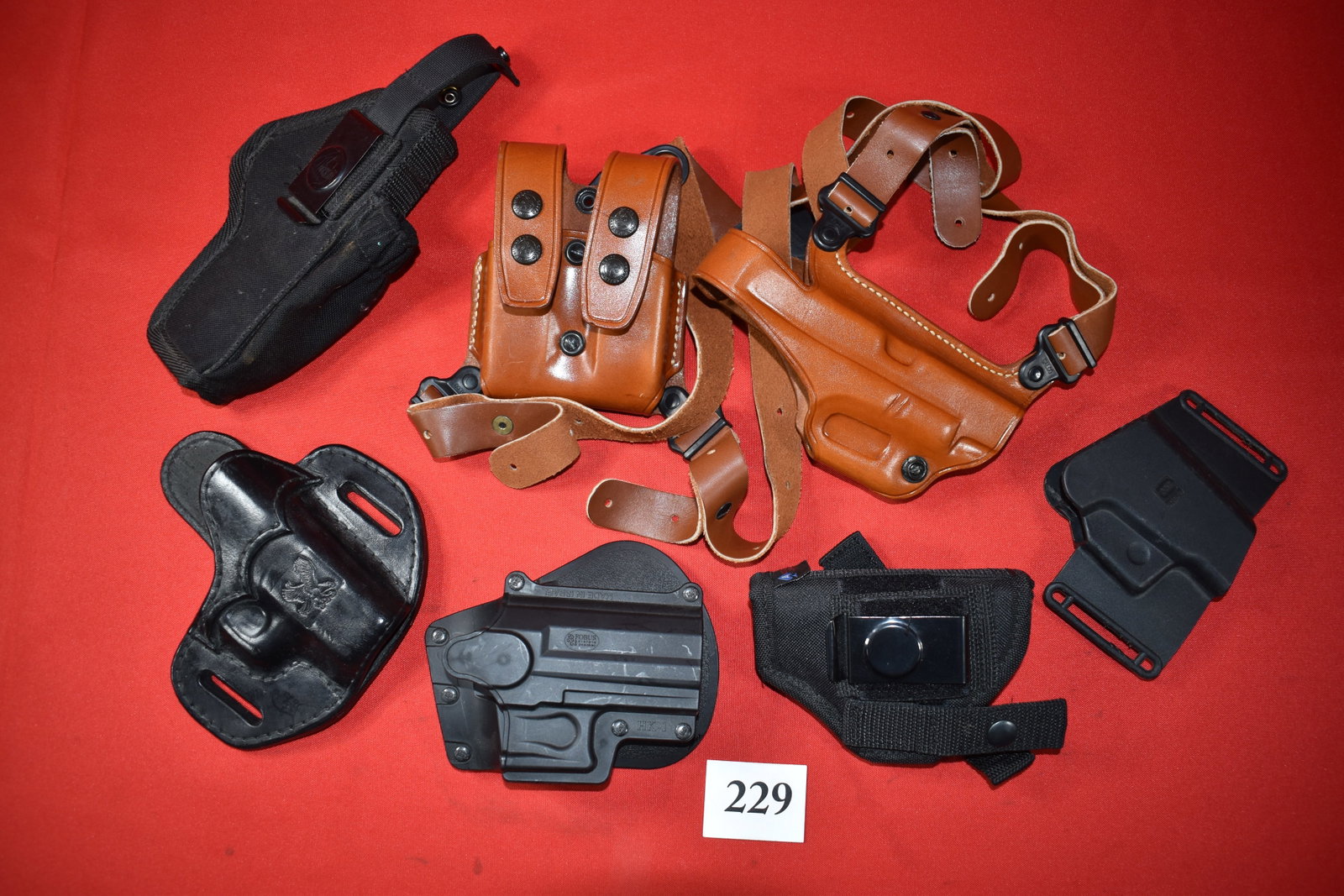(6) Pistol Holsters and (1) Magazine pouch: (6) Pistol Holsters and (1) Magazine pouch, Galca E119 WC 224, L109 WC SCL24, Fobus HK-1, Glock etc..