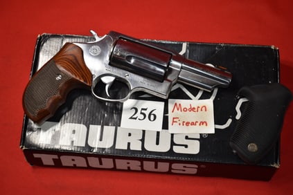 (X) Taurus The Judge .45LC/.410 ga., Revolver