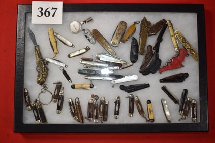 Lot of Small Mini Pocket Knives in the Shapes of Revolvers