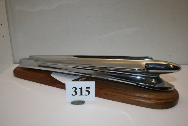 1946 Chevrolet hood ornament: Mounted 1946 Chevrolet hood ornament, very good. 15”