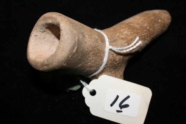 Clay Pedestal Pipe - 2