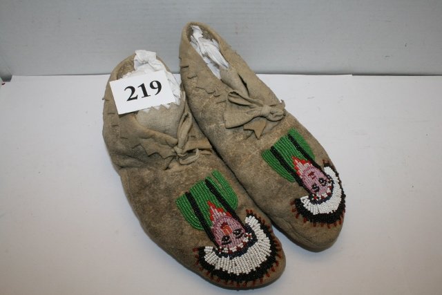 Pair of Pictorial Beaded Indian Princess: 9 5/8” Pair of Rare Pictorial Beaded Indian Princess with full Headdress, Woman’s Moccasins probably Umatilla, Great Folk Art, circa 1915 Era extremely difficult to find today