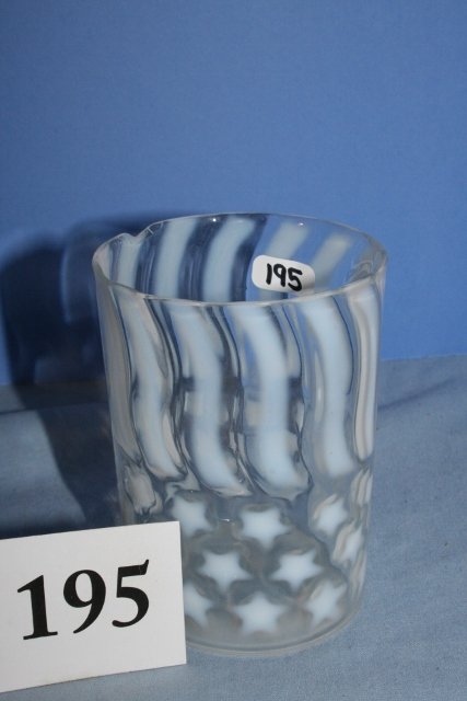 White Stars & Stripes Tumbler: White Stars & Stripes Tumbler – chip on rim