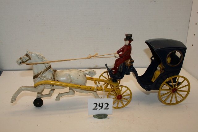 Kenton Hansom Cab with driver: Kenton Hansom Cab with driver – 75% paint