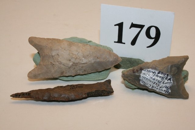 2 Dalton Points: 2 Dalton Points – Largest 2 3/8”and a 2 ½” Cumberland Type Point with damage to base all have info on pointsWallace Gusler Coll.