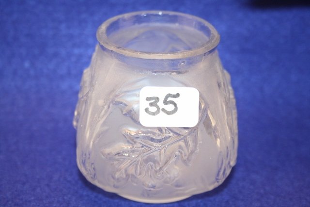 Frosted Royal Oak Toothpick Holder: Frosted Royal Oak Toothpick Holder