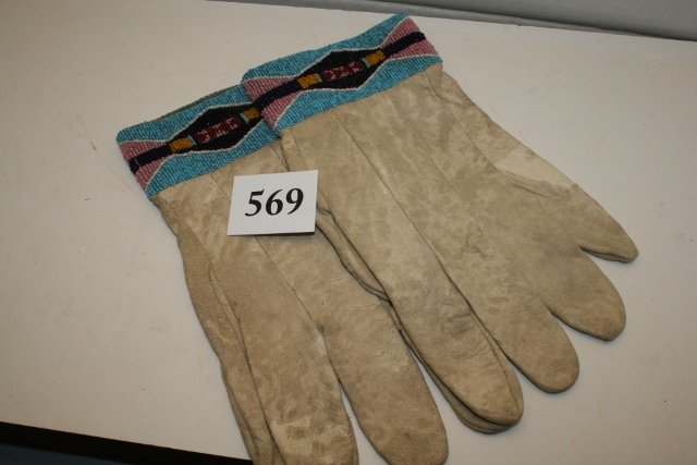 Pair Bead Decorated Soft Ladies Gloves: 10” x 5” Finely Made Pair Bead Decorated Soft Ladies Gloves