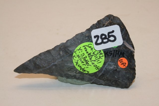 Coshocton Flint Beveled Triangular Knife: 2 15/16” Coshocton Flint Beveled Triangular Knife – Franklin Co. Ohio – Ex. D. Potter, L. Oliver, K. Saunders Coll.’s Bennett C.O.A.