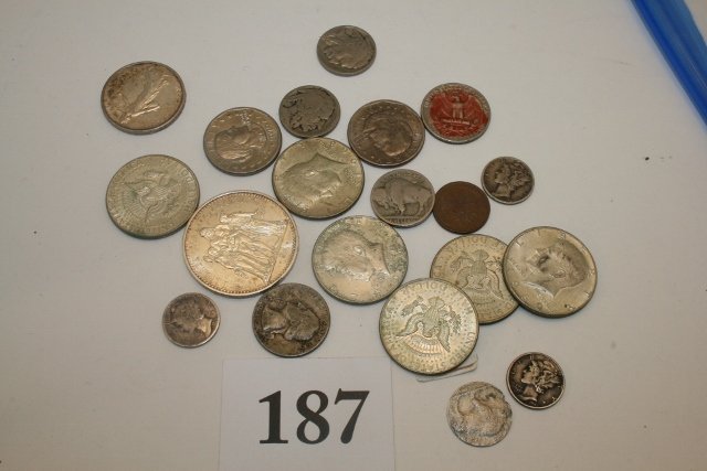 U.S. Coins: U.S. Coins – 1936 & 1940 & 1945 Dime, 1944 Lincoln Cent, 1946 & 1968 Quarter, Kennedy Half Dollars (2) 1967, (2) 1968, (2) 1969, (2) 1979 Susan B. Anthony Dollar, 3 Buffalo Nickels -1930 & ?