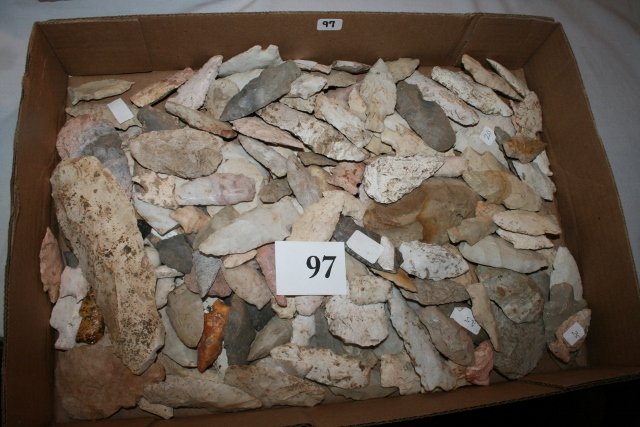 Box Lot: Illinois Flint: Box Lot: Illinois Flint, Largest 6 ½”, St. Clair Co., Ill. Weaver Collection