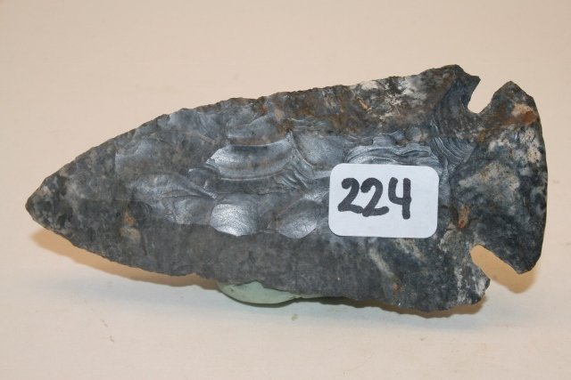 Coshocton Chert Dovetail Point: 3 ¾” Coshocton Chert Dovetail Point, Licking Co. Ohio – Rogers C.O.A. – Ex. Bunge Coll.