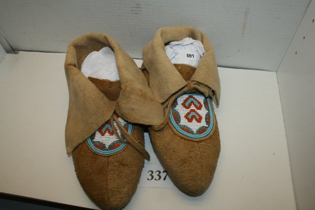Cree Smoked Moosehide Beaded Moccasins (1 of 1)