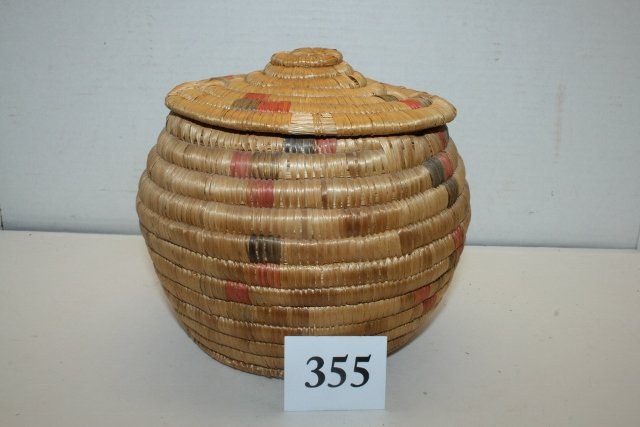 Lidded Eskimo Basket (1 of 1)