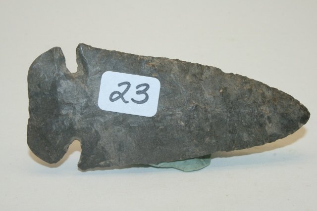 Chert Thebes Point (1 of 2)