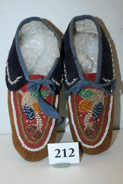 Pair Mohawk Beaded Moccasins (1 of 3)