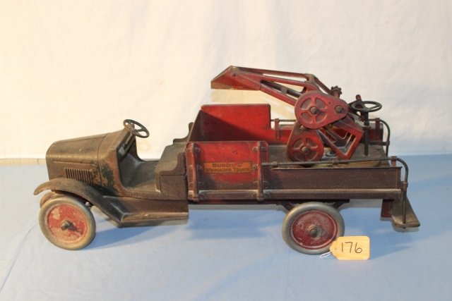 Buddy L Wrecking Truck: Extremely Rare Buddy L Wrecking Truck Solid, Restorable 27 ½ inches long