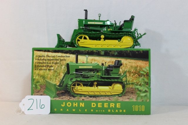 John Deere 1010 Crawler w/blade Plow City: John Deere 1010 Crawler w/blade Plow City Tow Show-WB