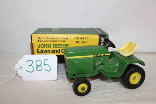 John Deere Lawn & Garden Tractor (1 of 1)