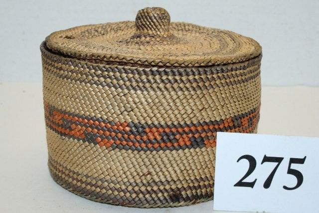 Polychrome Lidded Kionuk Basket (1 of 2)