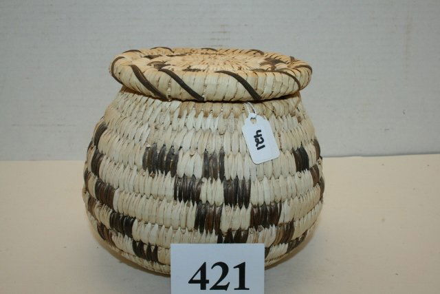 Lidded Papago Basket (1 of 1)