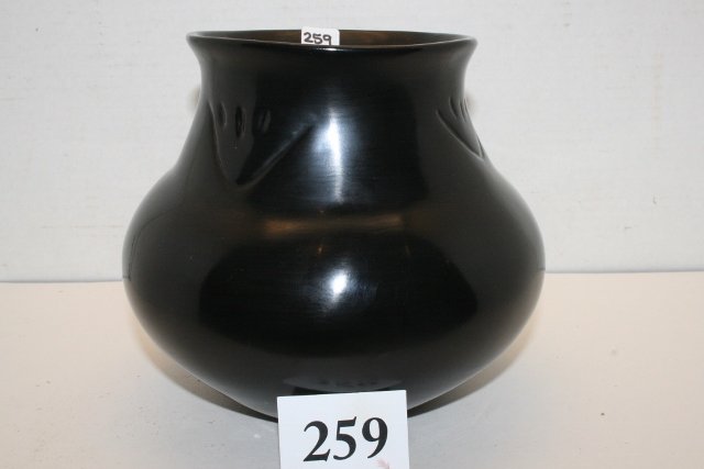 Black on Black Bear Paw Design Olla (1 of 1)
