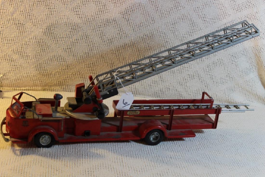 Ross Moyne American Lafrance fire truck (1 of 1)