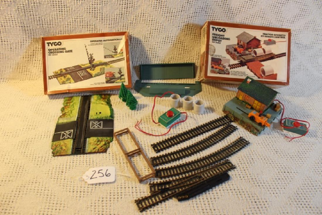 Tyco HO scale misc. train parts (1 of 1)
