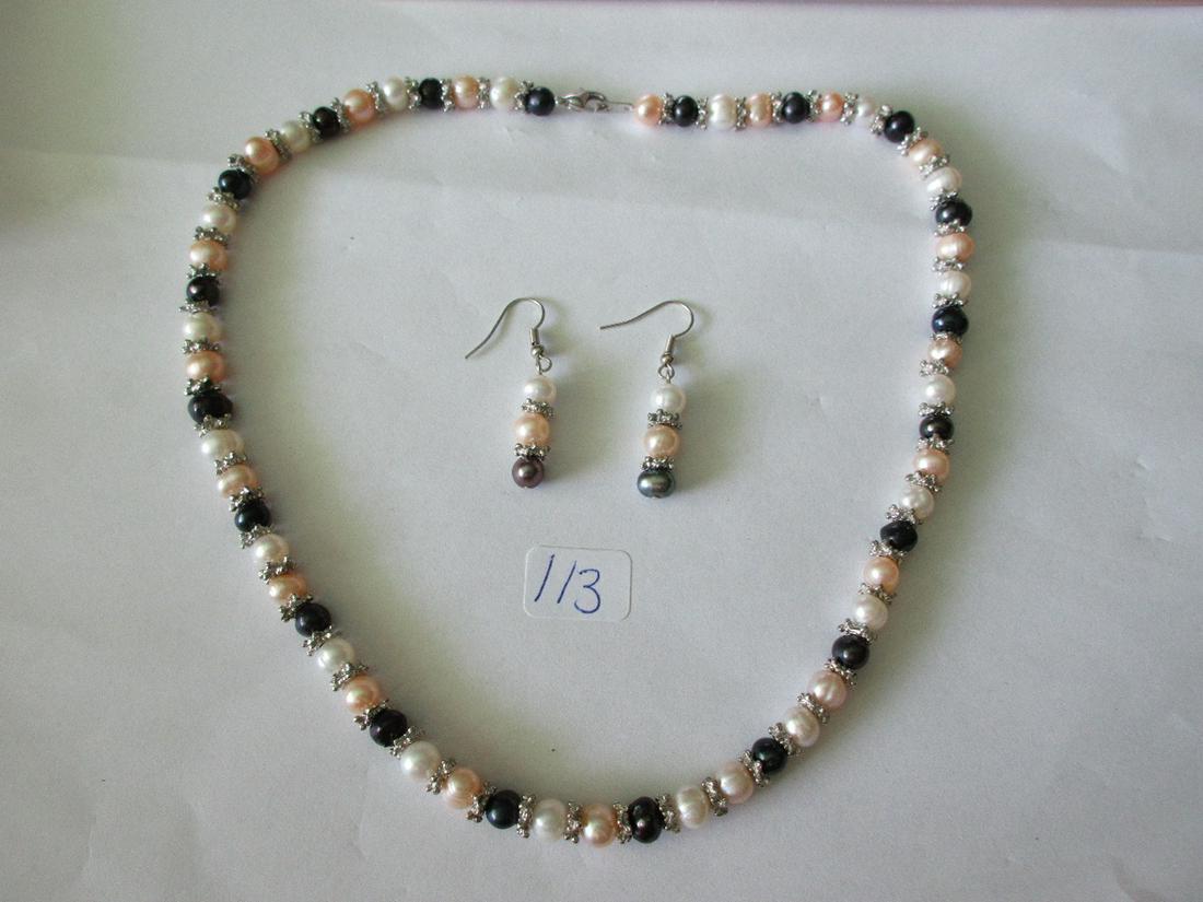 Black and White fresh water pearl 18" necklace and: Black and White fresh water pearl 18" necklace and earrings jewelry