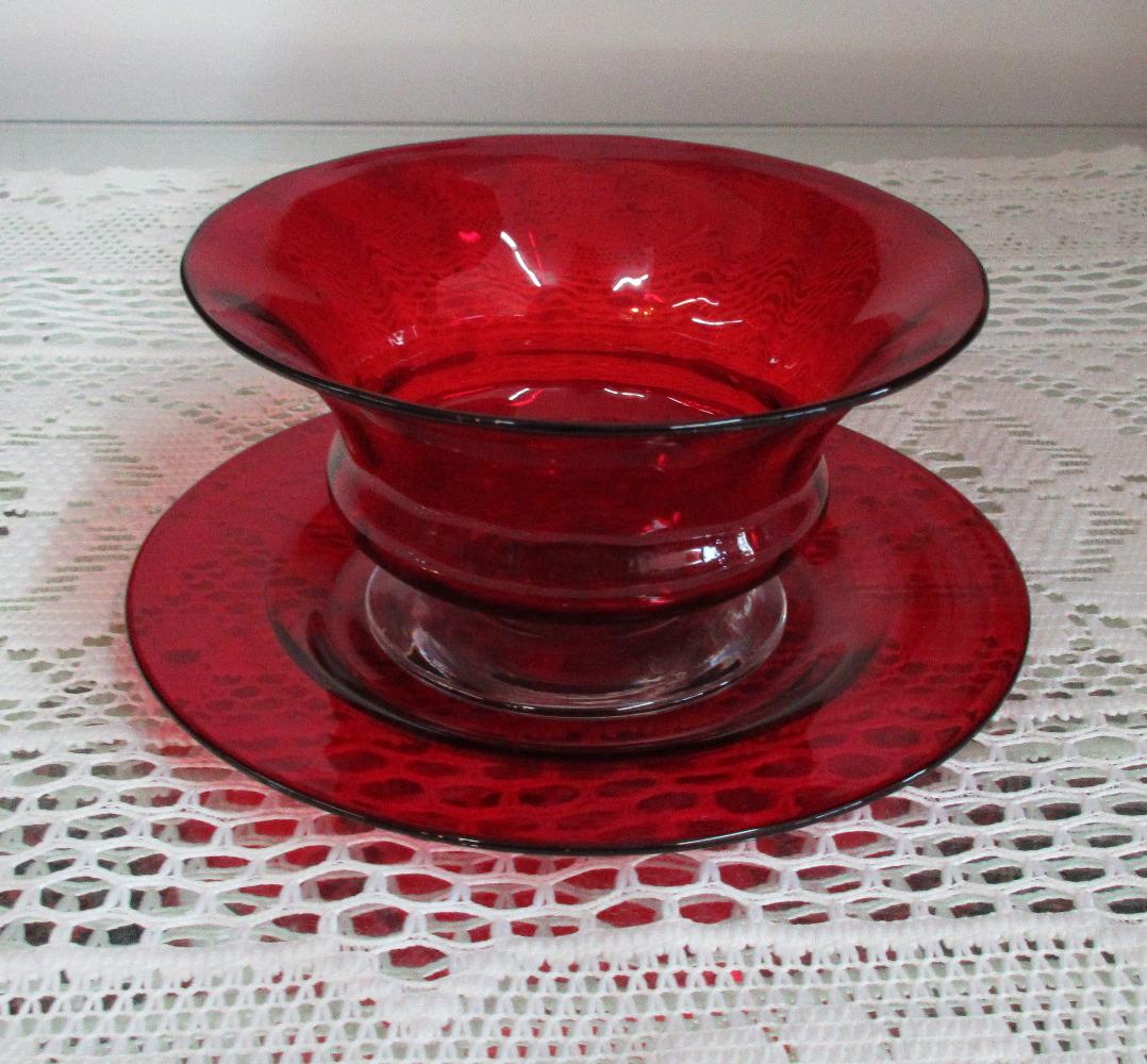 Steuben selenium art glass finger bowl & under plate.: Steuben selenium art glass finger bowl & under plate. Beautiful colors with great quality and detail. Faint signature. Bowl is 2 1/2 inches tall and plate is 6 inches across