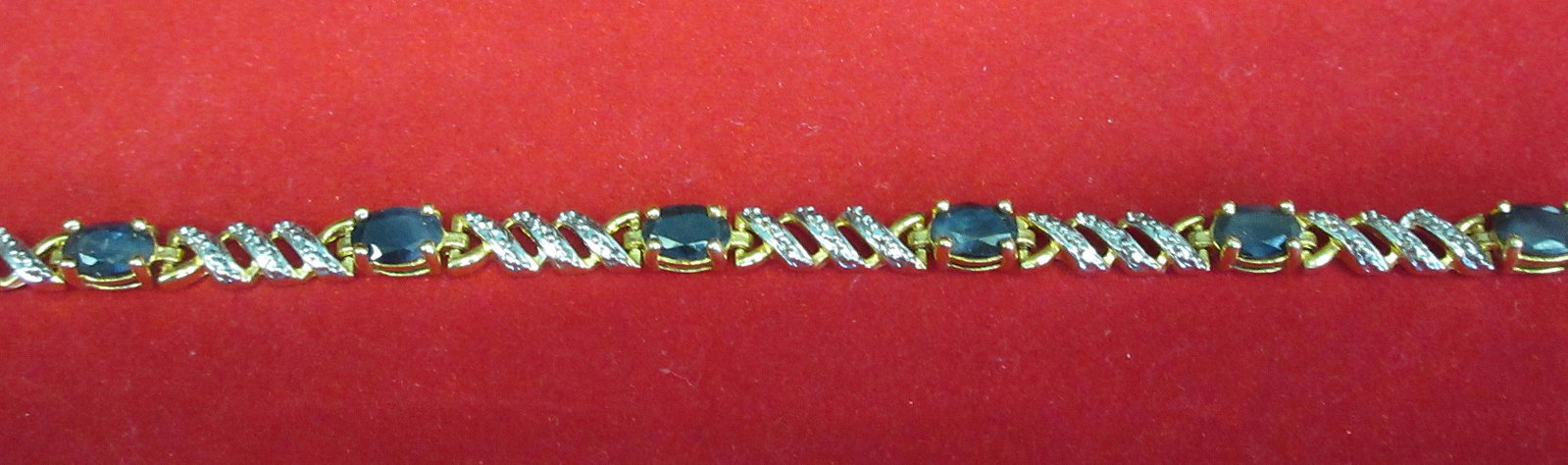 Beautiful Approx. 6 cwt. Sapphire fancy sterling: Beautiful Approx. 6 cwt. Sapphire fancy sterling bracelet. Lab created.
