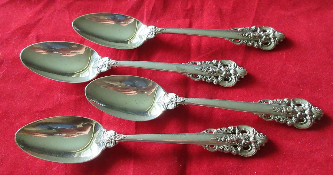 4 Elegant Grande Baroque sterling flatware teaspoons: 4 Elegant Grande Baroque sterling flatware teaspoons. In good original as found condition with great quality and detail. Need polished Measures 6 ¼ inches. 136 grams