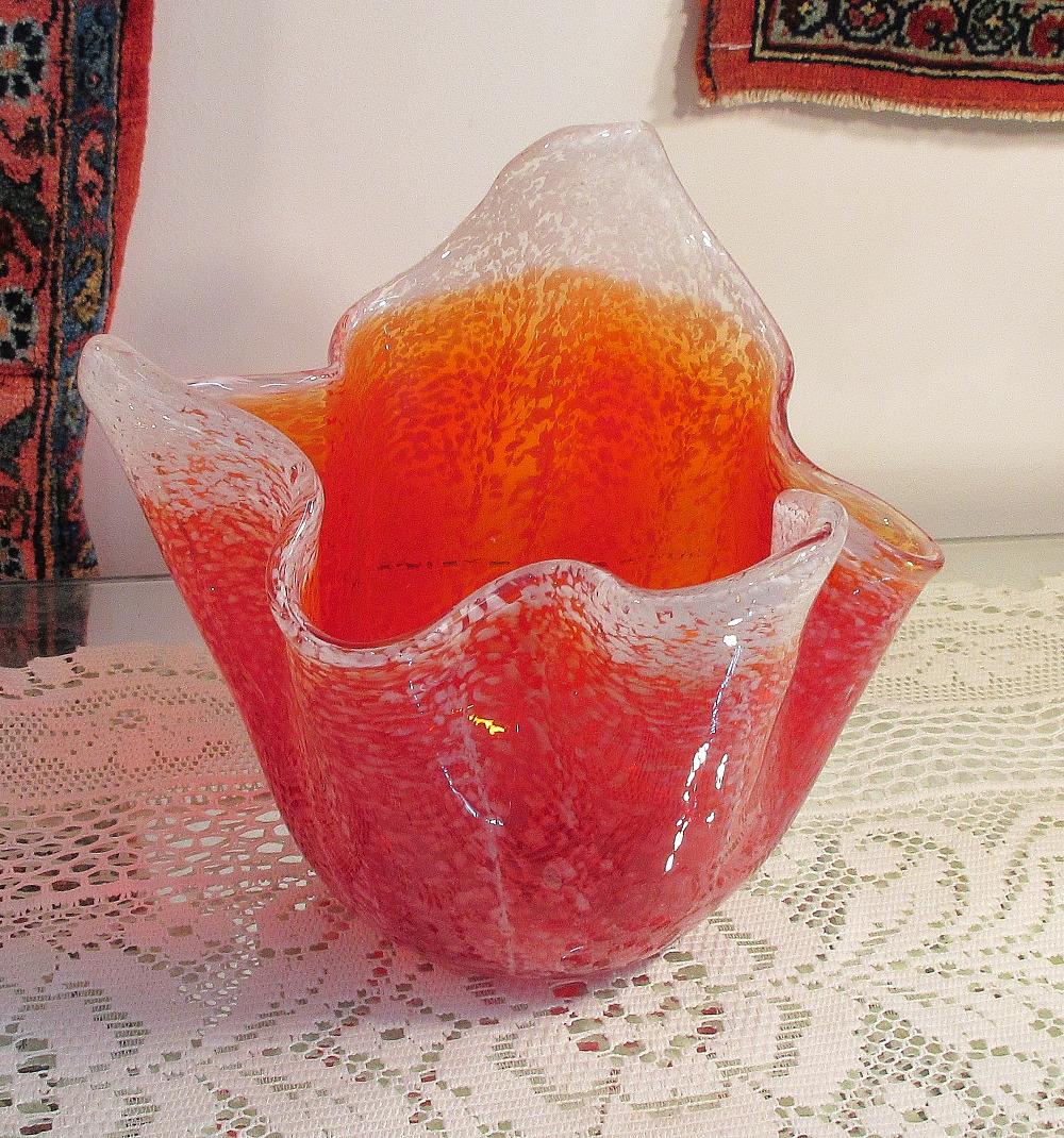 Large vintage Murano handkerchief art glass vase.: Large vintage Murano handkerchief art glass vase. Measures 8 1/8 inches tall. In good original as found condition. Beautiful colors with great quality and detail.