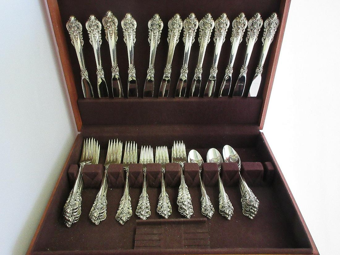 Antique Grande Baroque sterling service for 12 flatware: Antique Grande Baroque sterling service for 12 flatware set. In good original as found condition. Total weight approximately 93.3 troy oz. with knives.