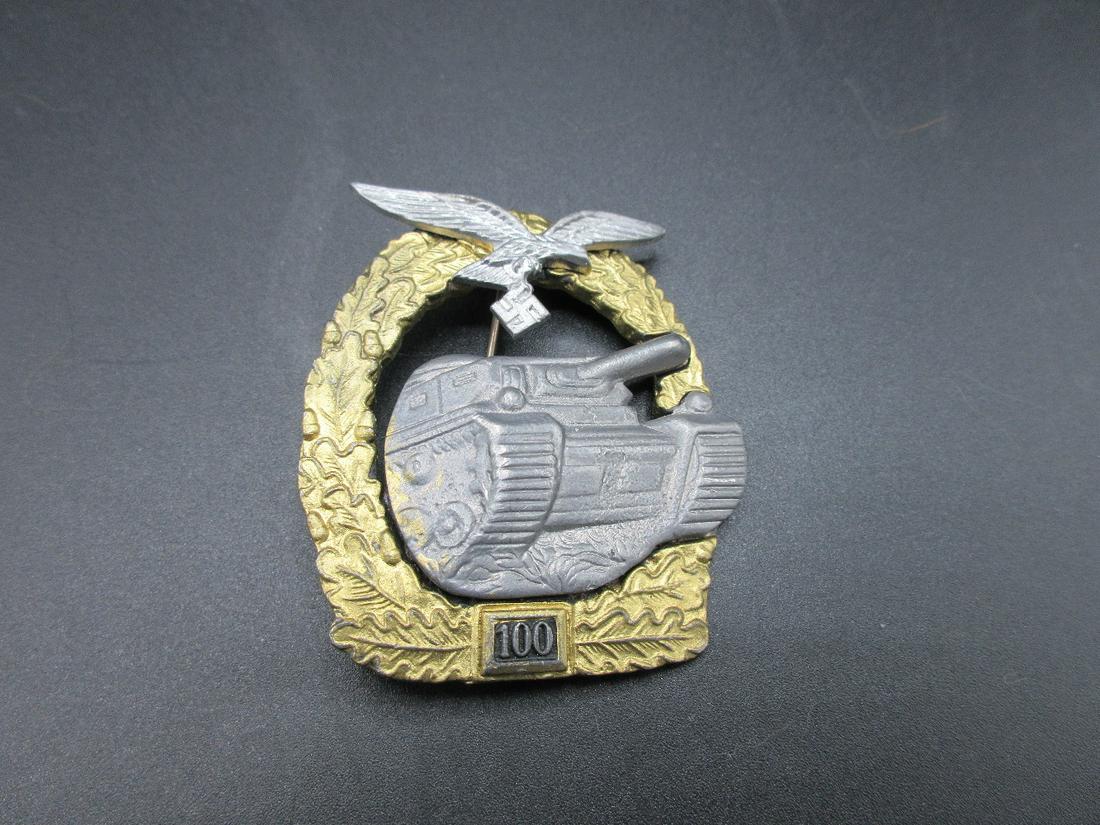 Rare Vintage WW2 100 Engagement Panzer Assault Badge.: Rare Vintage WW2 100 Engagement Panzer Assault Badge. High rated 100 engagements involved in by this soldier. IN GOOD ORIGINAL AS FOUND CONDITION missing clasp for pin as shown. Beautiful colors with 