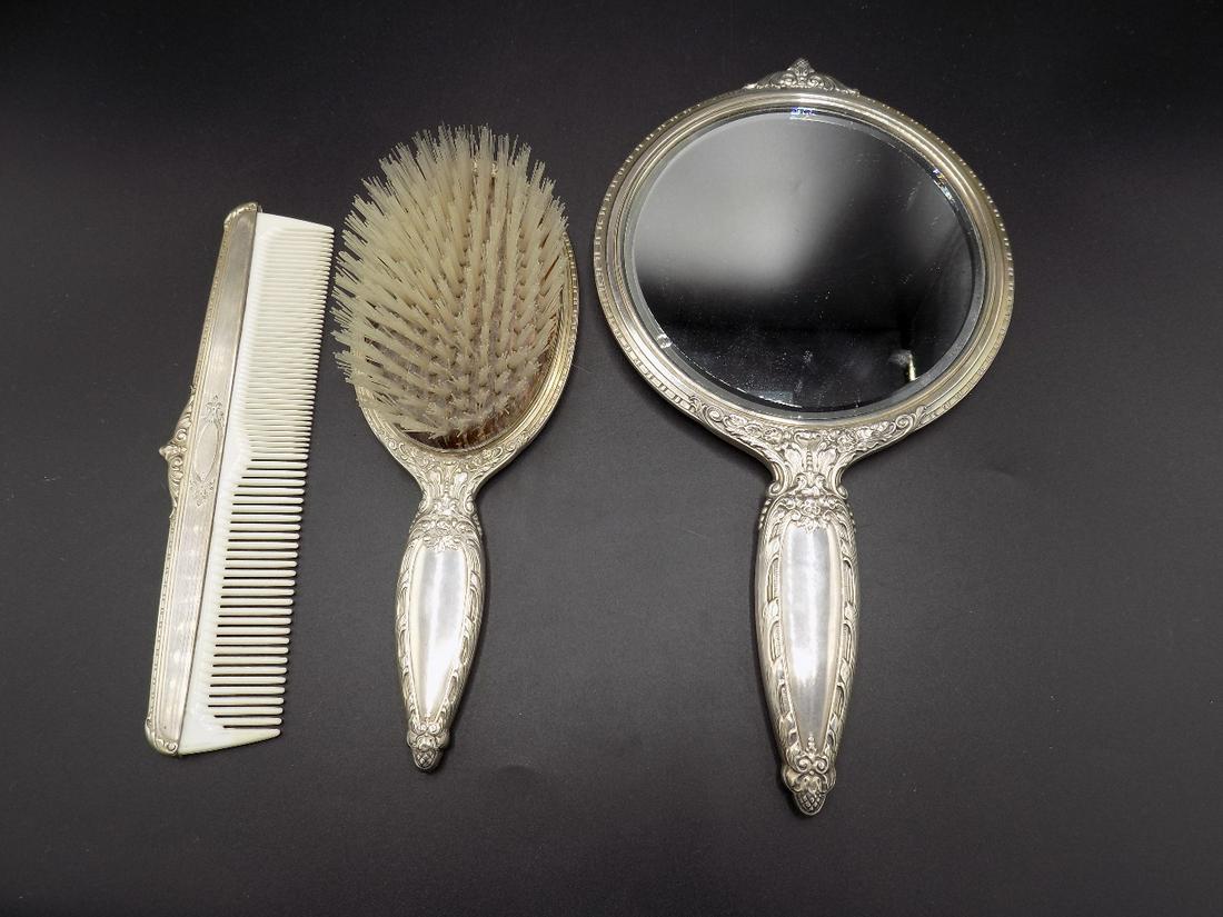 Nice vintage sterling silver art nouveau vanity set (1 of 6)