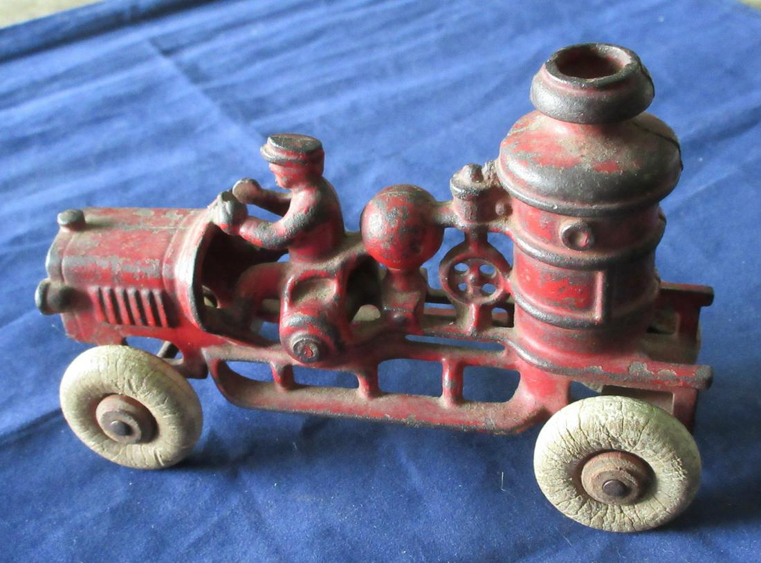 Original vintage Hubley fire pumper cast iron fire (1 of 3)