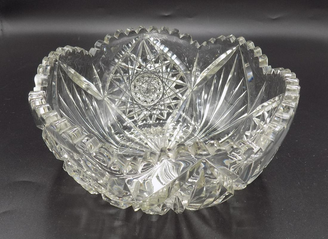 Beautiful brilliant cut glass bowl signed Eggington. (1 of 5)