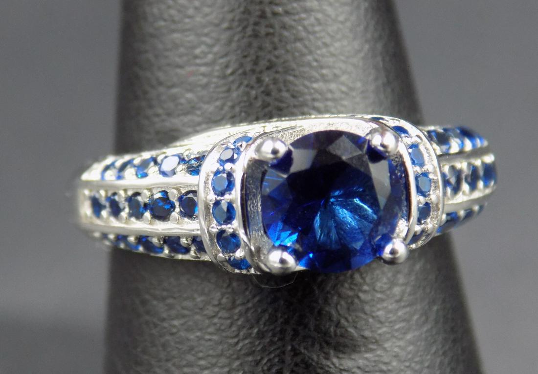 Beautiful 2 CT Sapphire sterling silver Ring. (1 of 6)