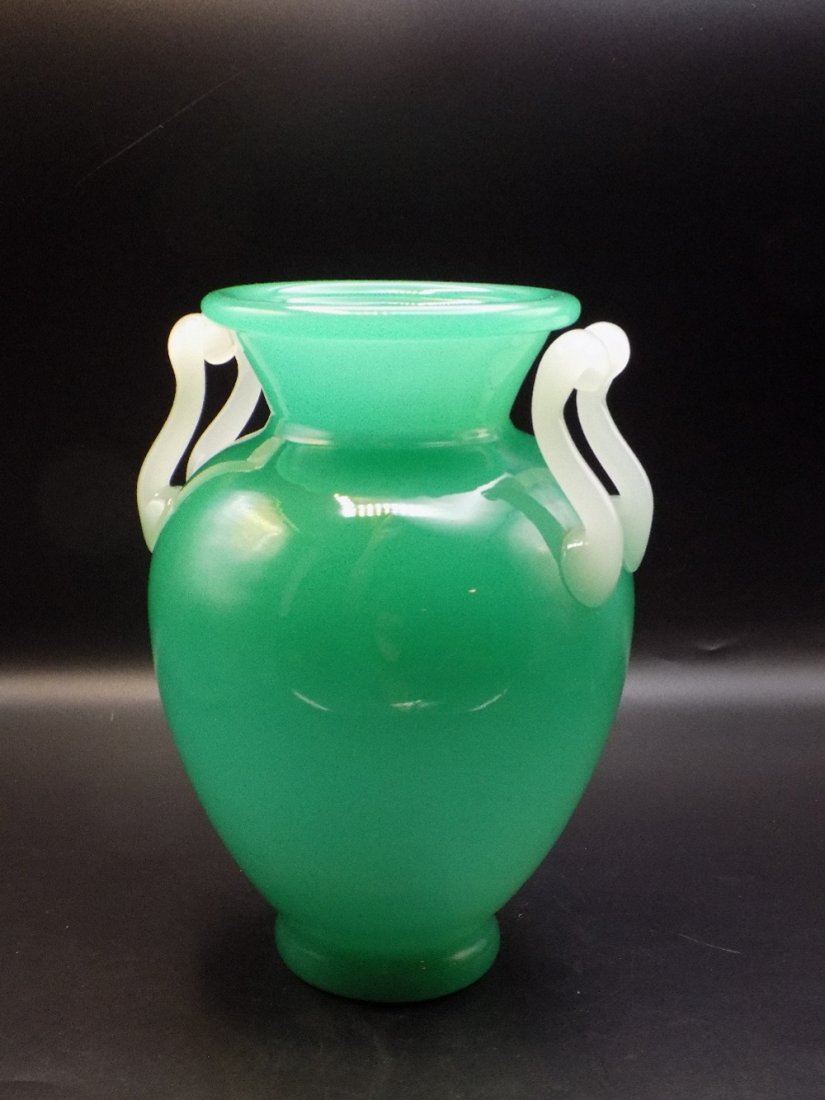 Beautiful  Jade & alabaster Steuben art glass vase (1 of 7)