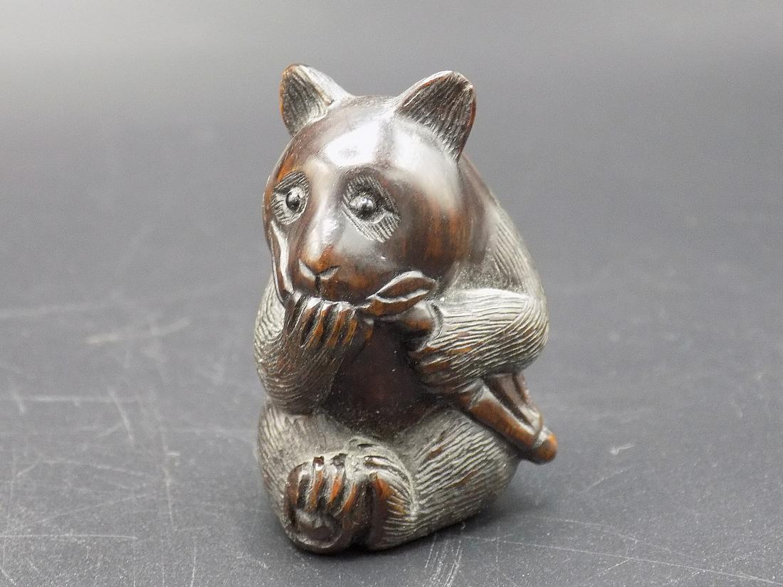 Fine Vintage Oriental Netsuke carved wood bear: Fine Vintage Oriental Netsuke carved wood bear. Marked on bottom as shown in photo. In very good original as found condition. Great quality and detail. Measures approx. 1 3/4” tall