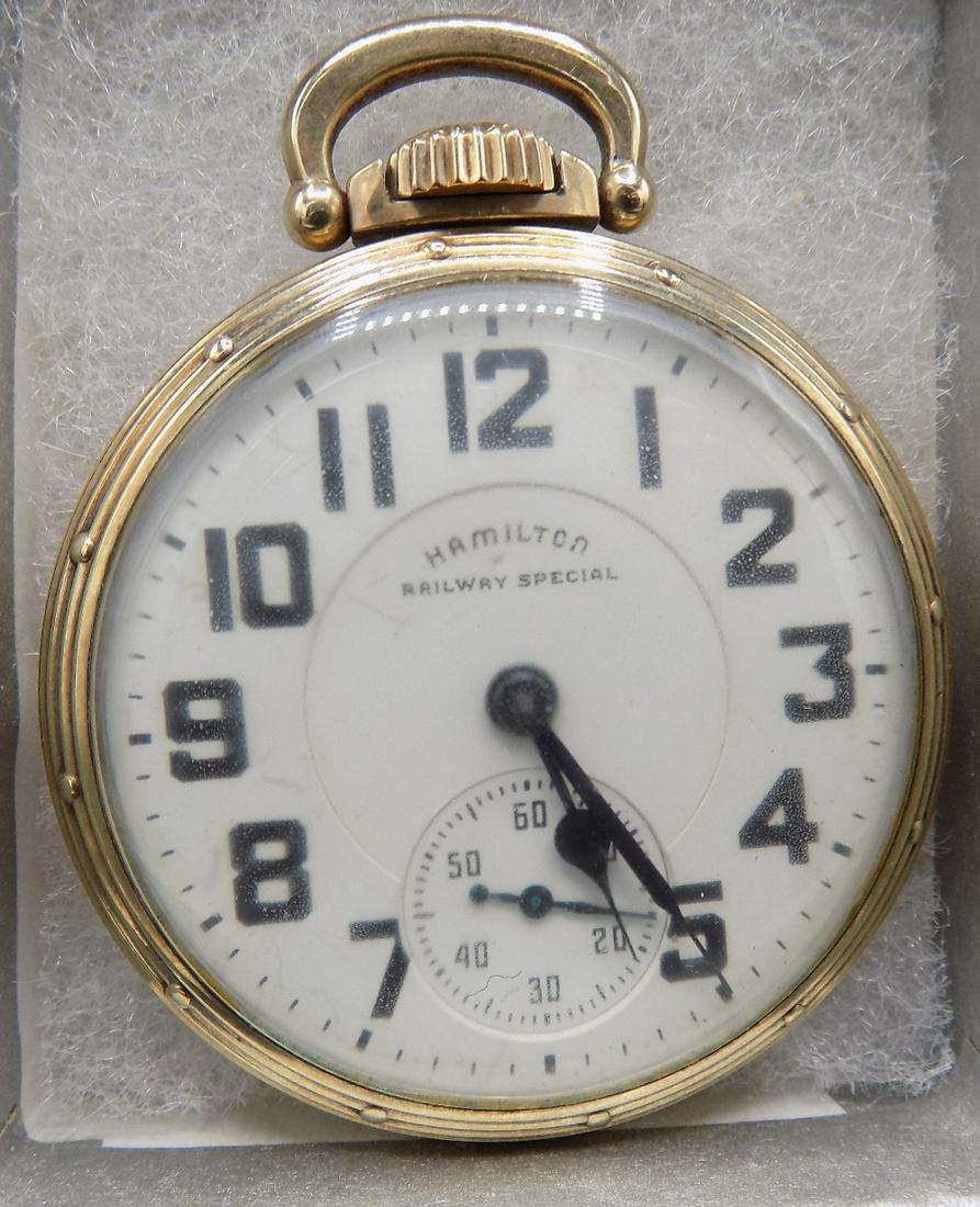 Antique Hamilton 992B railway special pocket watch: Antique Hamilton 992B railway special pocket watch. 21 jewel. Running with gold filled case. Porcelain dial. In very good original as found condition. Great quality and detail. Measures 2