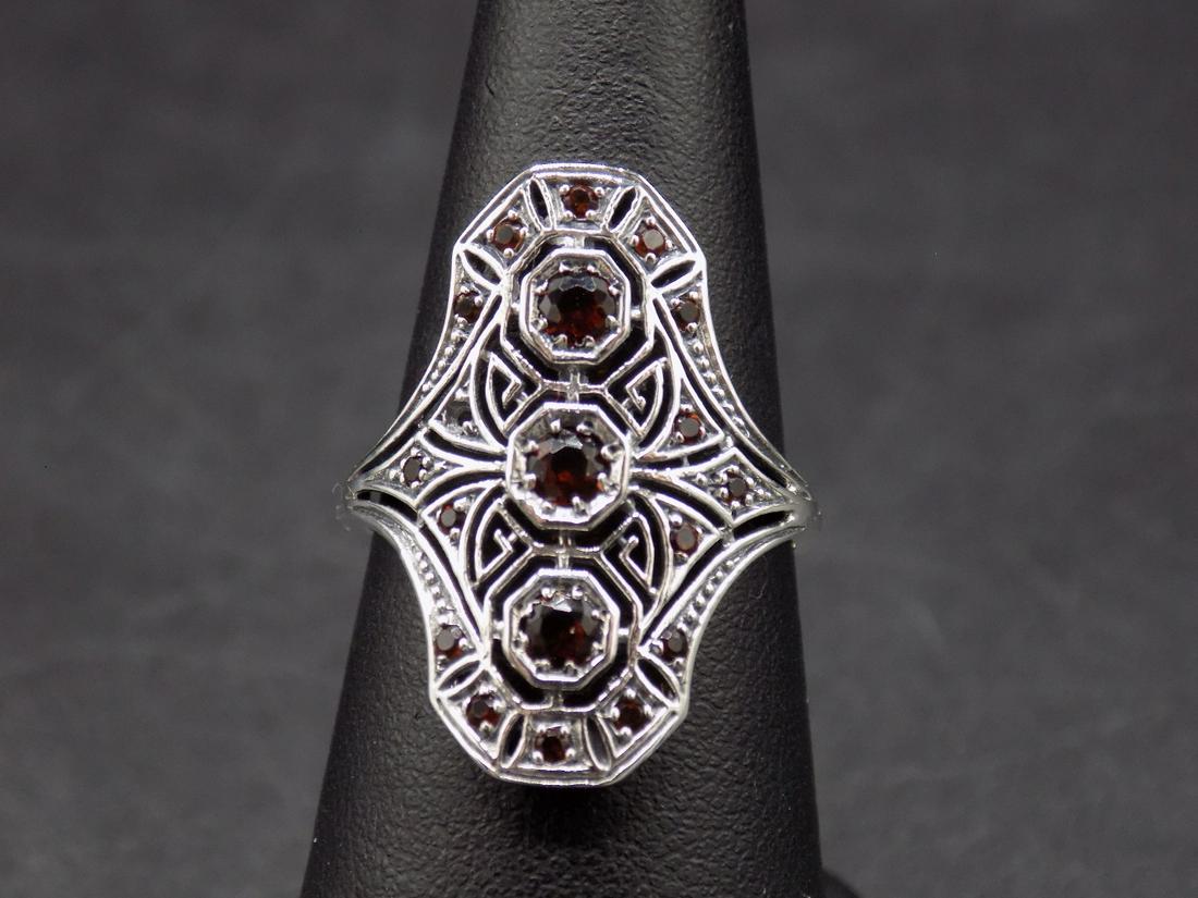 Beautiful 1 cwt. fire garnets .925 sterling silver ring (1 of 6)