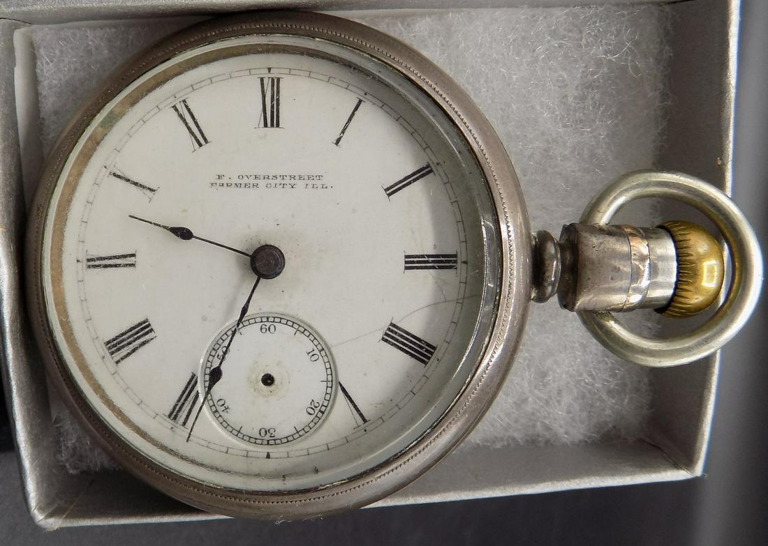 Antique 1893 American Waltham watch co. pocket watch: Antique 1893 American Waltham watch co. pocket watch. Running. 1883 Model. Swing out works. Private jewels name on Porcelain dial. In very good original as found condition but missing second hand. Gre