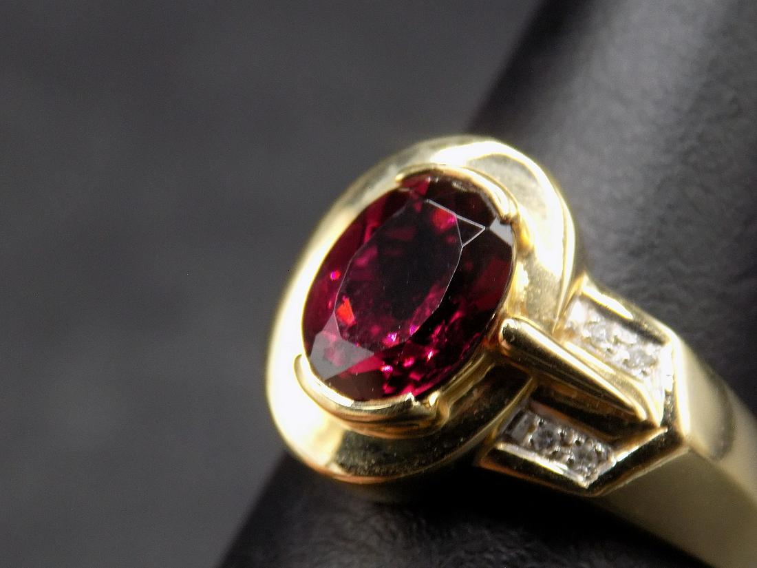 Beautiful red pyropealmandine garnet & diamonds 14KP: Beautiful red pyropealmandine garnet & diamonds 14KP ring. Has an appraisal as shown in photos. Please see for detailed description. Size 8