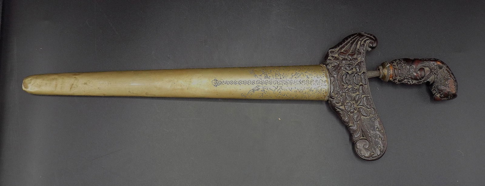 Vintage Kris Dagger with shield (1 of 6)