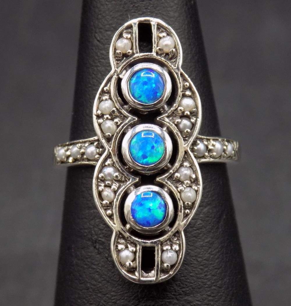 Beautiful 2 cwt. blue fire opal & seed pearl .925 (1 of 4)