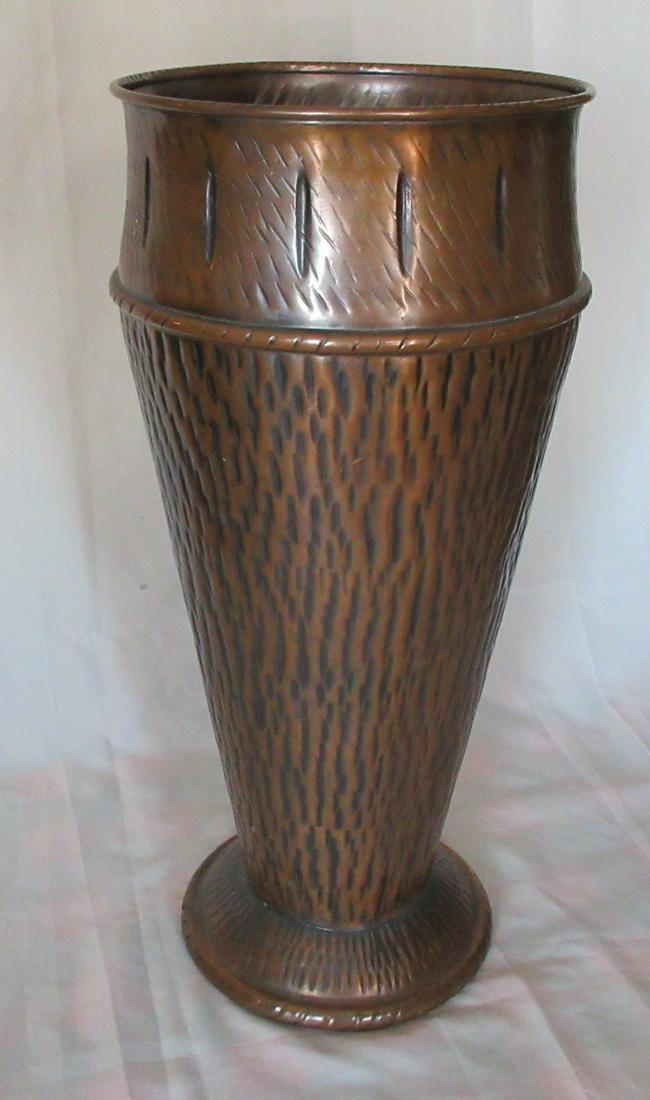 Very nice vintage copper cane or umbrella holder: Very nice vintage copper cane or umbrella holder. Original patina. Nice quality and detail. Has two light dents as shown in photo. No maker markings. Measures 19 ½” tall