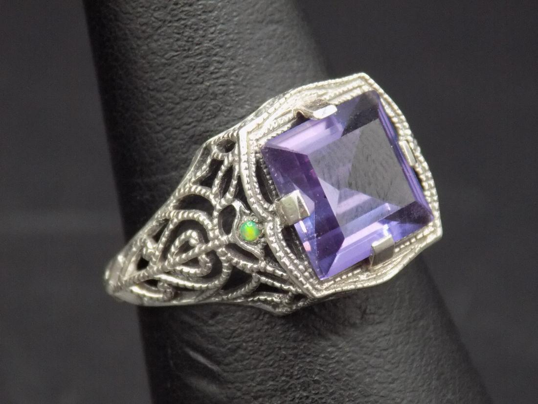 Beautiful approx. 3cwt. color changing alexandrite: Beautiful approx. 3cwt. color changing alexandrite .925 sterling silver ring. Lab created. Beautiful color & detail. Size 7 ½