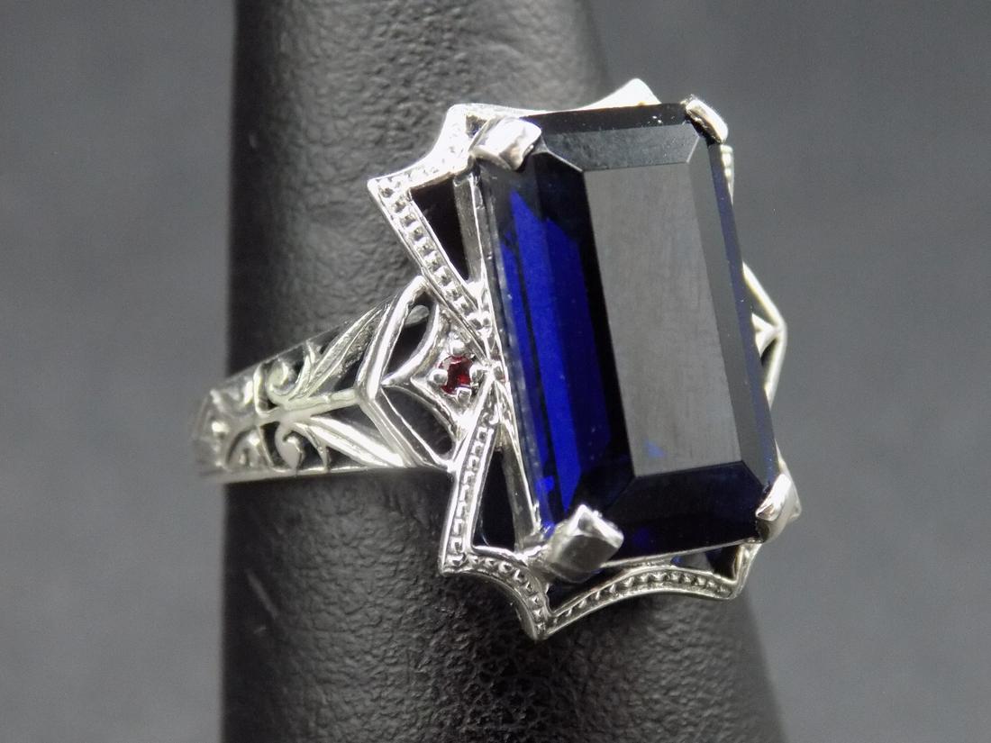 Beautiful 10cwt. sapphire & ruby. 925 sterling: Beautiful 10cwt. sapphire & ruby. 925 sterling ring. Lab created. Beautiful colors. Size 8