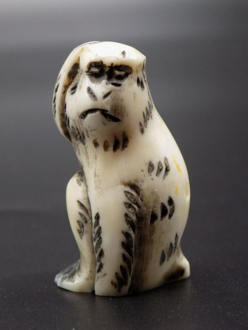 Vintage nicely carved Oriental Netsuke figure of monkey: Vintage nicely carved Oriental Netsuke figure of monkey. Artist signed on bottom as shown in photo. Appears to be Meiji period. Beautiful colors with great quality and detail. Measures 1 ½”